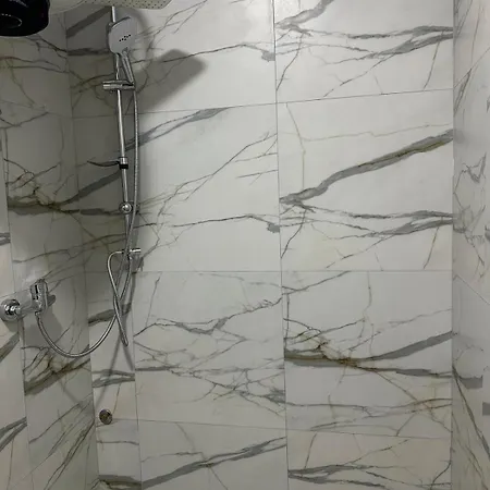 Royals, Mesi Bridge Apartment Shkoder