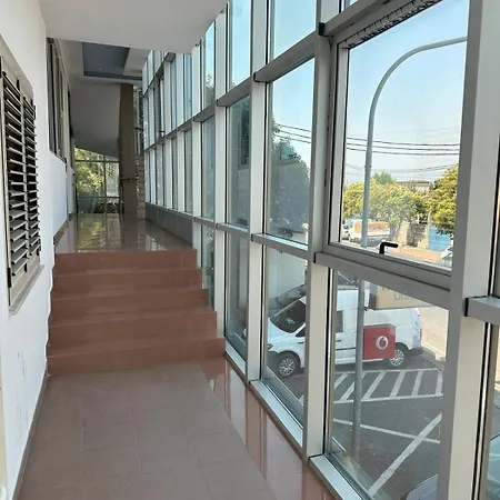 Royals, Mesi Bridge *