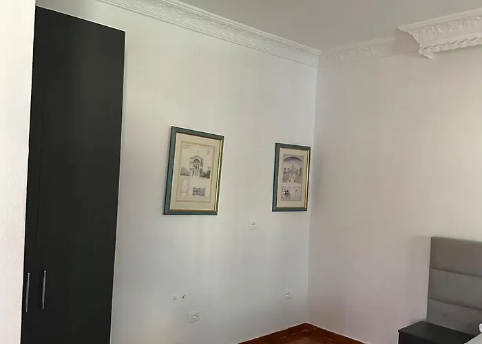 Apartment Royals, Mesi Bridge