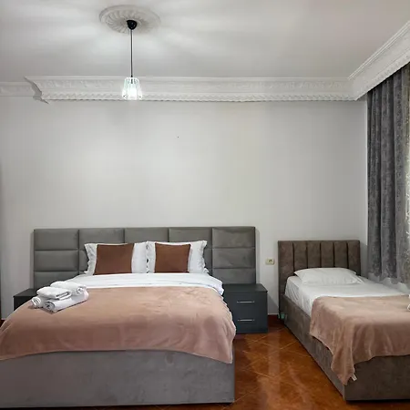 Royals, Mesi Bridge *